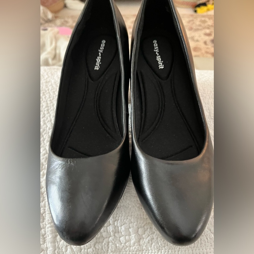 Easy Spirit Women's Classic Black Loafers